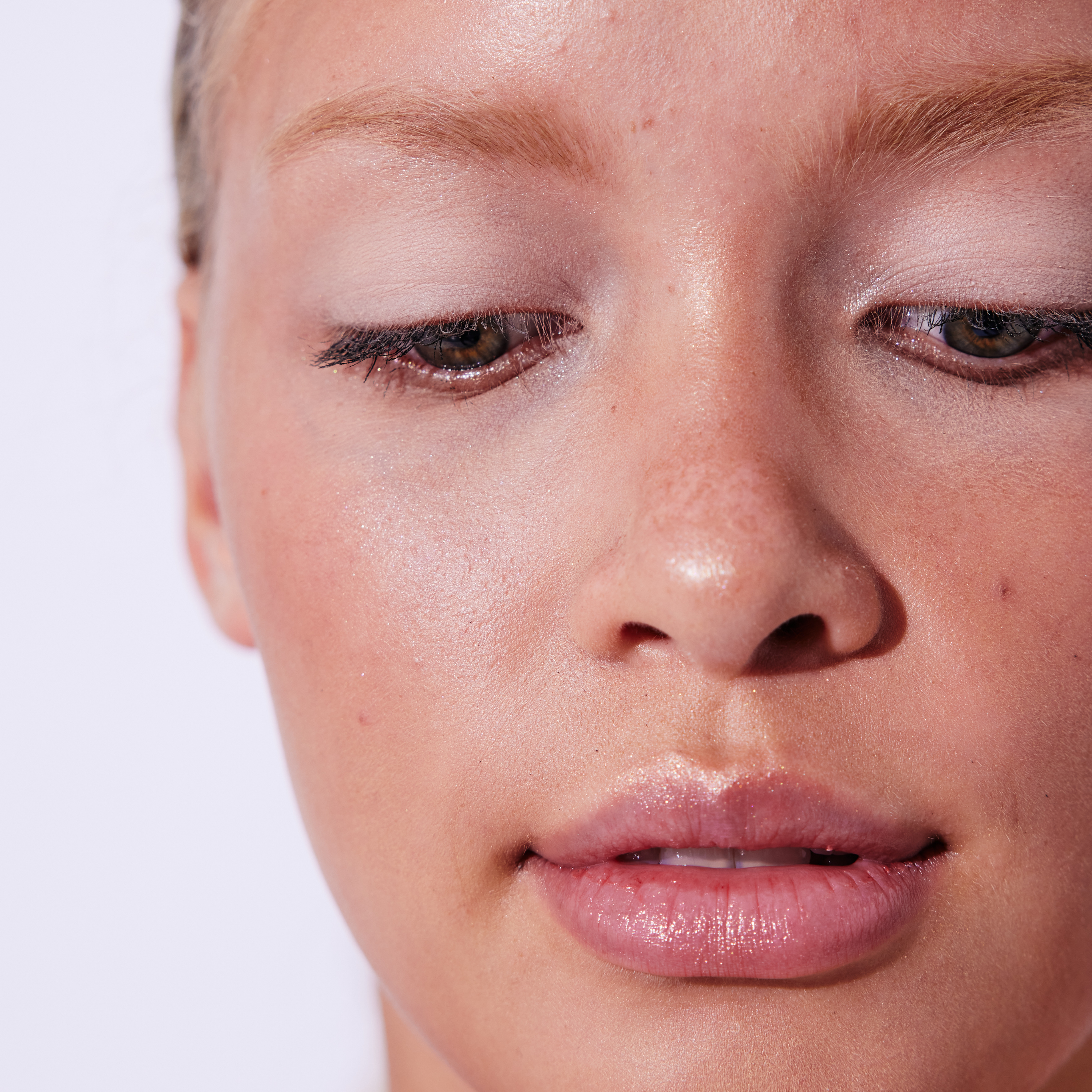 Eyeshadow - Peony Makeup model eye 3