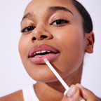 Nourishing Lip Oil Colourless model 2
