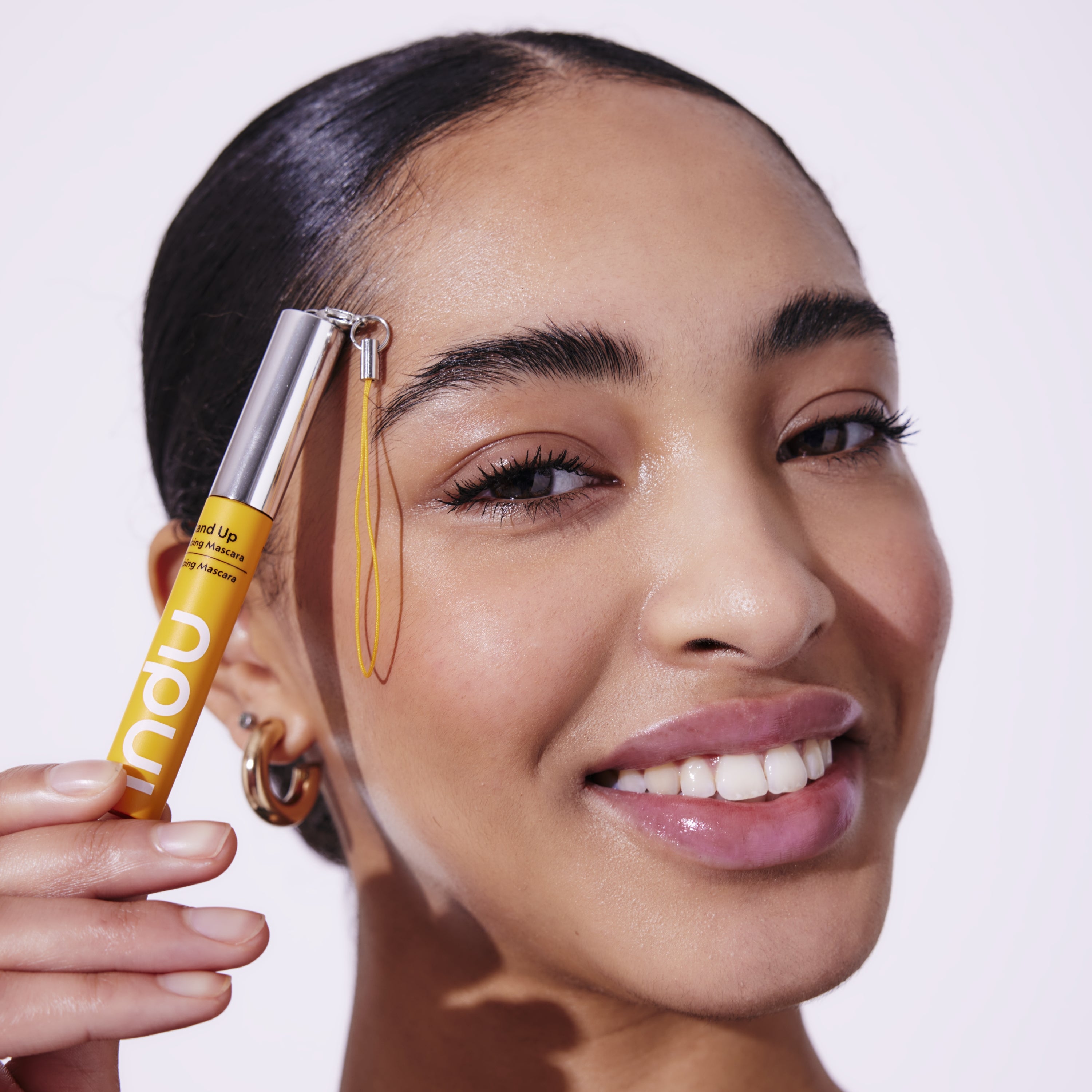 Stand Up Tubing Mascara - Black Makeup model 2
