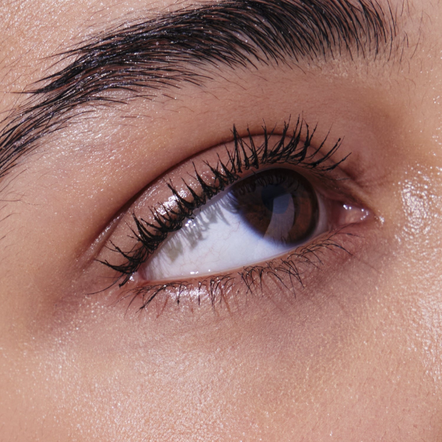 Stand Up Tubing Mascara - Black Makeup model eye